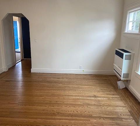 Living Room looking toward hallway to bedroom