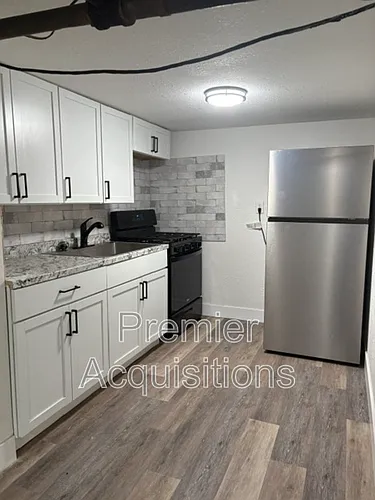702 Biltmore Blvd Photo 1