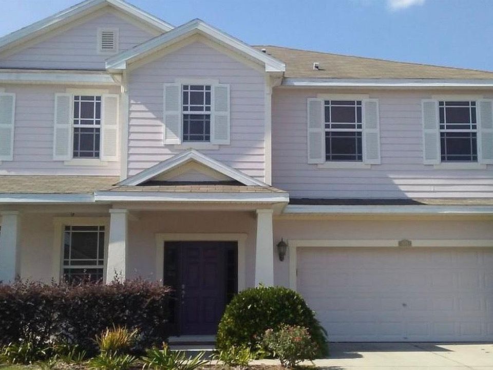Front/Driveway/garage