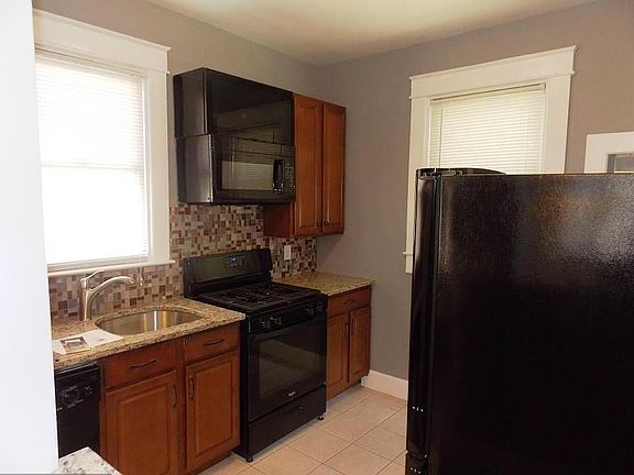 3rd image of 4306 Stanwood Ave