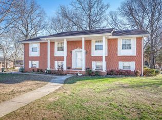 5 Maple Ln, Fort Oglethorpe, GA 30742