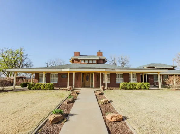 2518 N 4th St, Tahoka, TX 79373