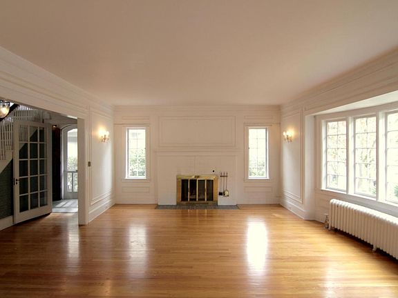 4th image of 231 Norwood Ave SE