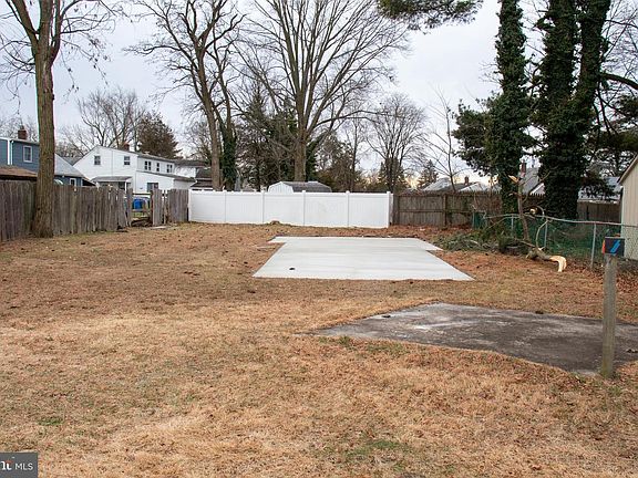 5th image of 952 Columbus Rd