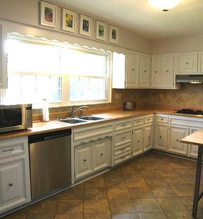 3rd image of 4989 Bayberry Dr