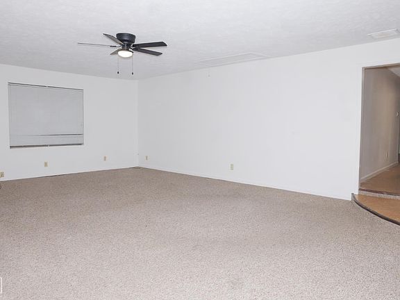 3rd image of 316 Buttercup Ln