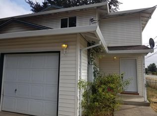 496 S 11th St APT B, Saint Helens, OR 97051