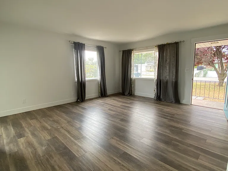 6825 S Jefferson St — Photo 15