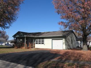 928 Hansen Ave, Brookfield, MO 64628