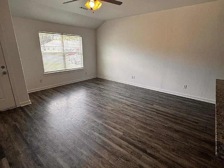 321 Westbrook Ct #3 — Photo 3