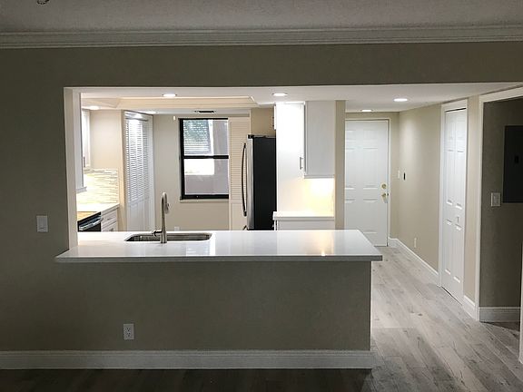 Dining/kitchen 