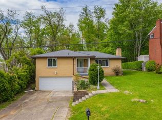 215 Circle Dr, White Oak, PA 15131