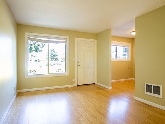 5th image of 7538 N Ida Ave #0