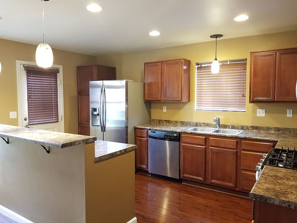 2nd image of 8915 Silverkist Dr