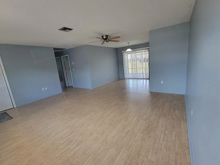 22329 Niagara Ave — Photo 11
