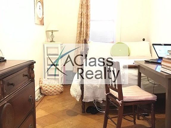 3rd image of 2849 34th St