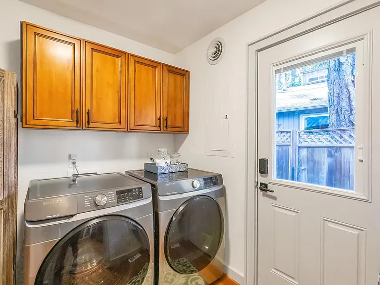 16417 Lake Forest Blvd — Photo 9