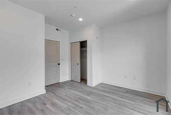 2 bed, 900 sqft, $1,550 — Photo 2