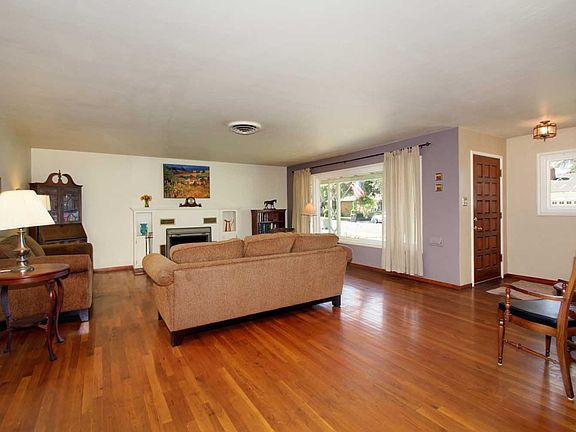 5th image of 716 Westwood Way