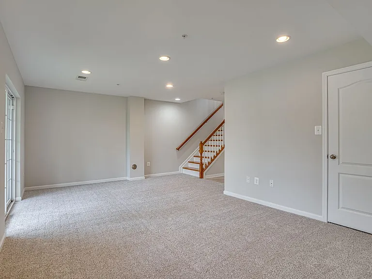 2895 Sedgemore Pl — Photo 33