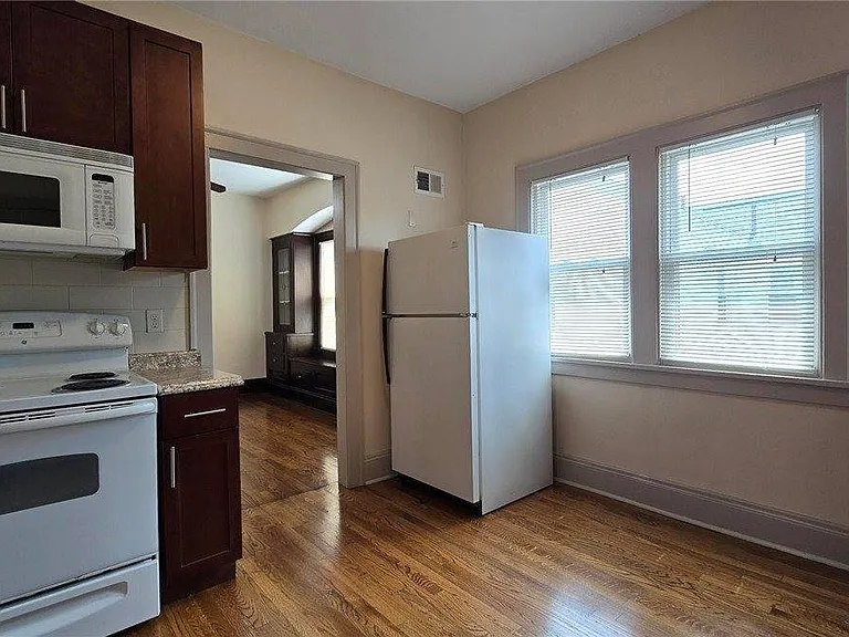 2126 Richland Ave — Photo 14