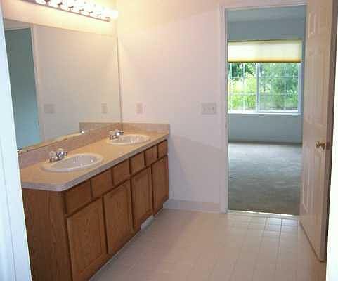 4th image of 5576 Gallery Park Dr