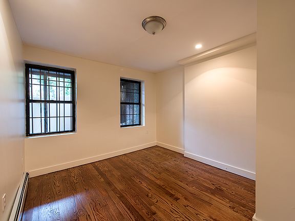 3rd image of 900 Lafayette Ave #1