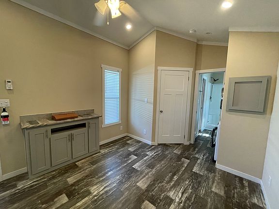4th image of 2118 N Florida Ave #24