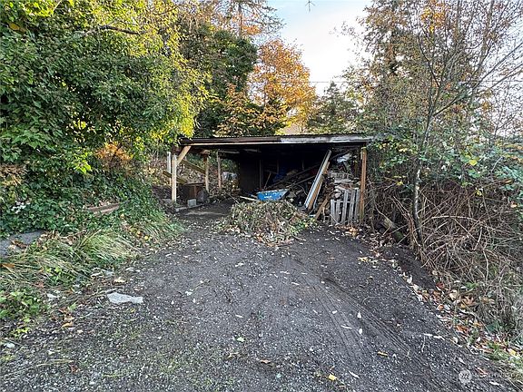 attached carport>