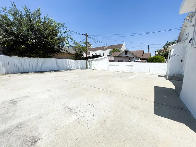 1213 Dewey Ave — Photo 7