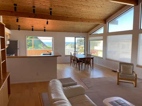 220 Castle St, Cambria, CA 93428