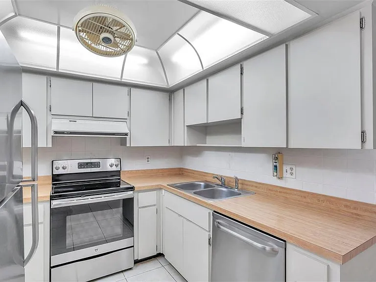2291 Shelly Dr #D — Photo 14