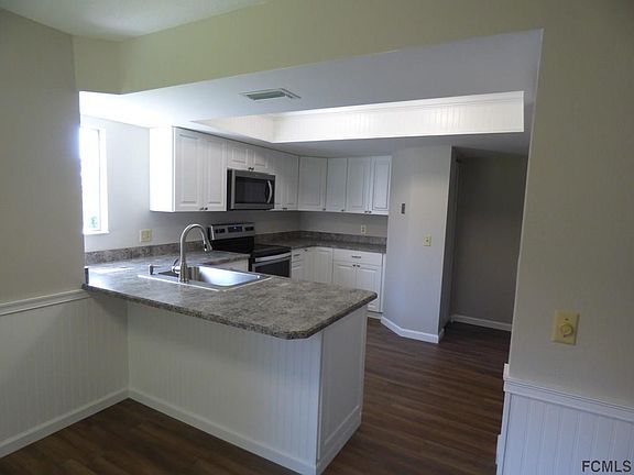 5th image of 2 Surrey Ct Unit 2