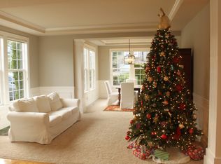 34828 Rhododendron Dr SE, Snoqualmie, WA 98065