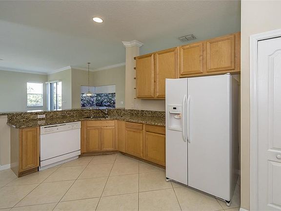 5th image of 442 NW Sunflower Pl