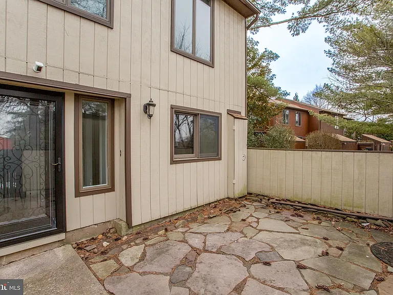 17 Eden Rock — Photo 3