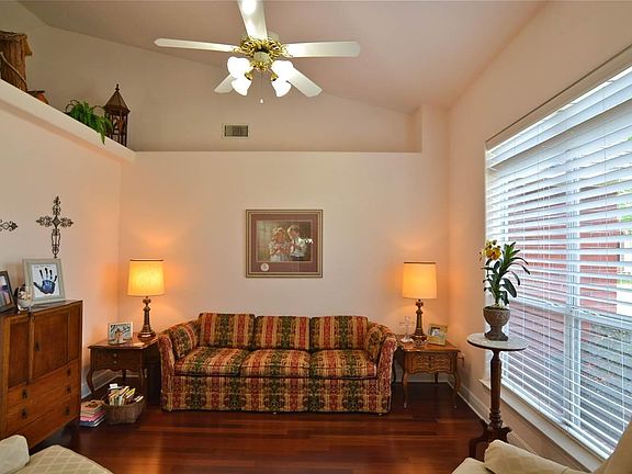 3rd image of 6051 Chapman Cir