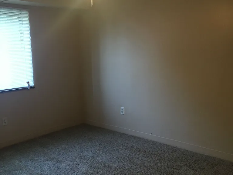 Trenton Place Apartments — Photo 36