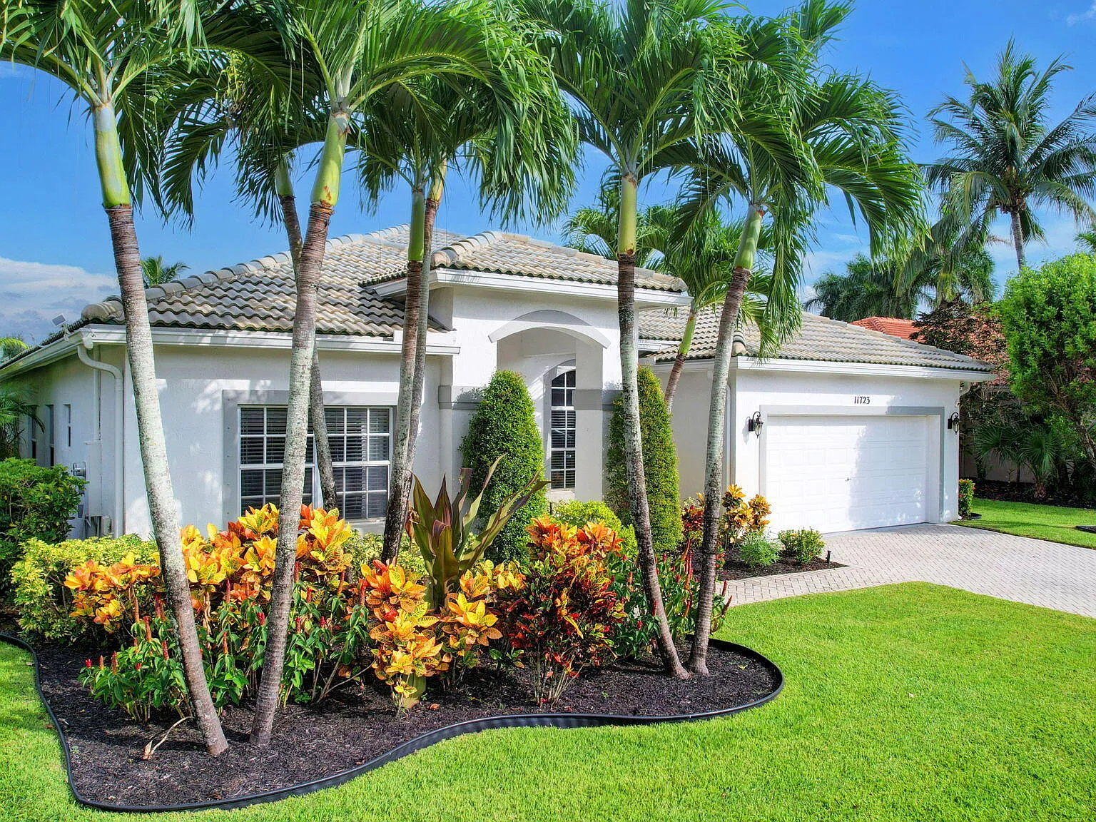 4 bed, 2.5 bath, 2162 sqft, $10,000 — Photo 1