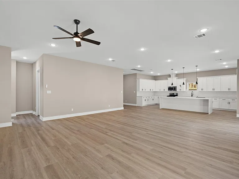 2618 Liguria Ln — Photo 6