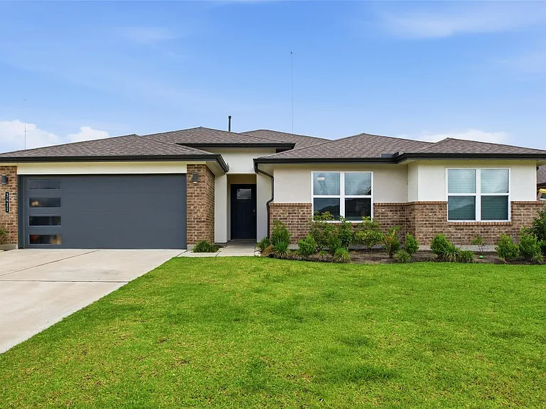 3411 Terrace Landing Ct — Photo 1