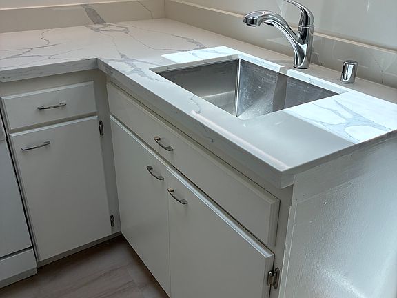 5th image of 655 Lynwood Ave #7