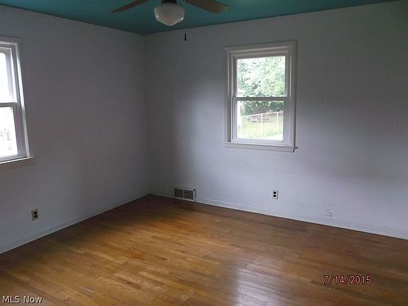 5th image of 5763 Louise Ave NW