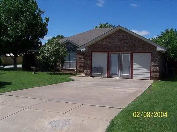 3rd image of 609 Dakota Dr