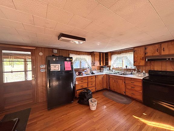 4th image of 559 Flaghole Road