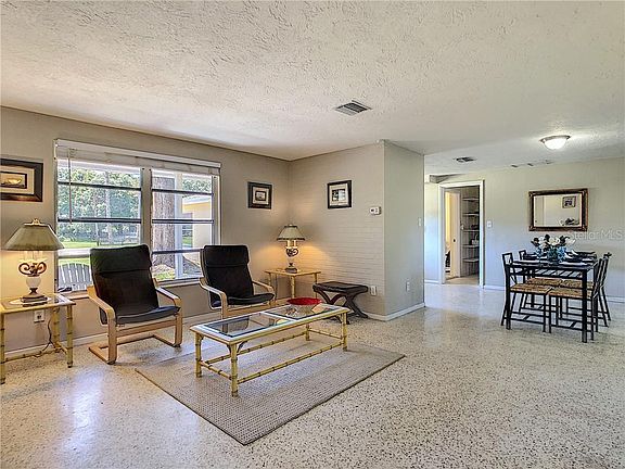4th image of 4329 Cactus Ave