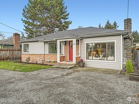2nd image of 8517 Veterans Drive SW