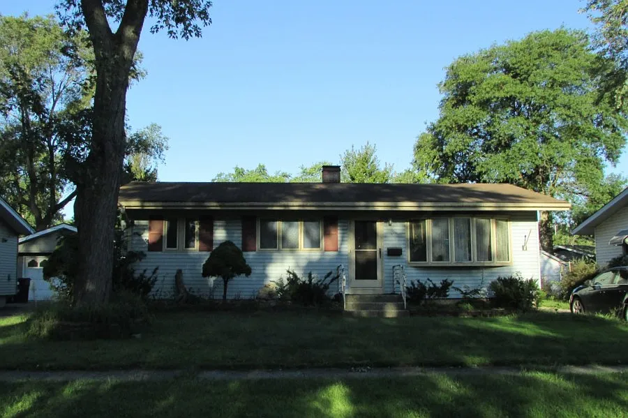77 Indianwood Dr photo 1