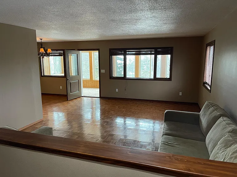 144 Acorn Dr — Photo 17