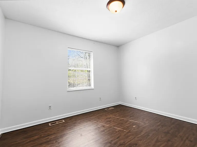 114 Sequoyah Dr — Photo 11